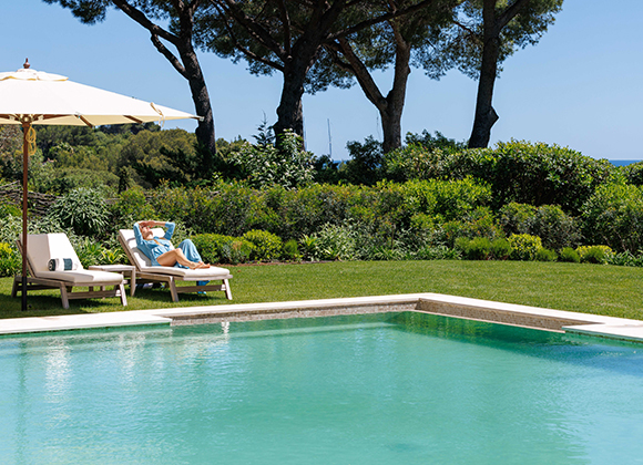 rent villa swimming pool la capilla gated community